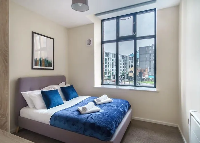 Bright 2 Bedroom Apartment In Central Manchester