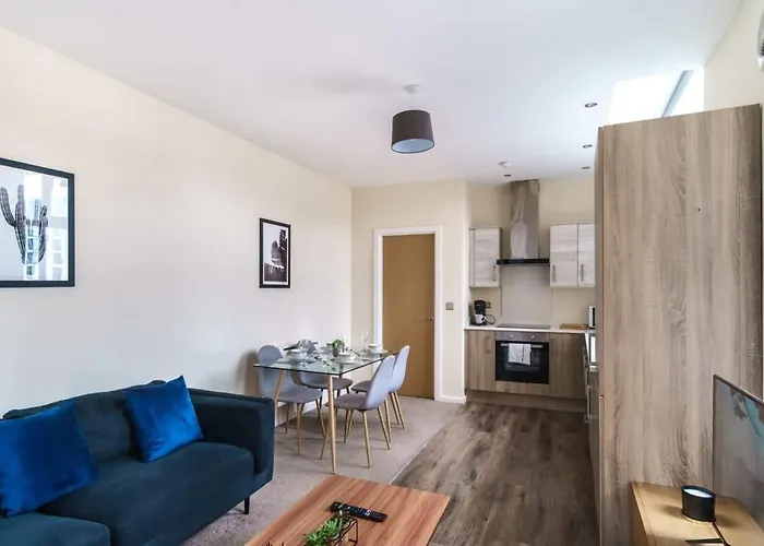 Bright 2 Bedroom Apartment In Central Manchester
